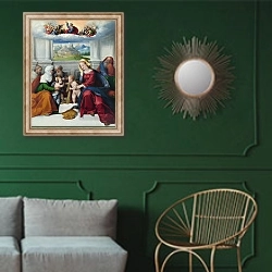 «Священная Семья и Святые» в интерьере классической гостиной с зеленой стеной над диваном