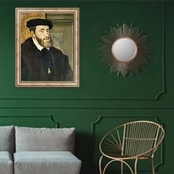 «Detail of Seated Portrait of Emperor Charles V 1548» в интерьере классической гостиной с зеленой стеной над диваном