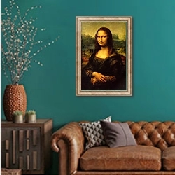 «Мона Лиза (Джоконда)» в интерьере гостиной с зеленой стеной над диваном