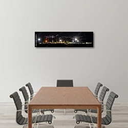 «Краны на строительной площадке, ночная панорама» в интерьере конференц-зала над столом для переговоров