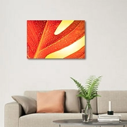«Красный осенний лист с каплями росы» в интерьере современной светлой гостиной над диваном