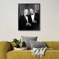 «История в черно-белых фото 1198» в интерьере в скандинавском стиле с желтым диваном
