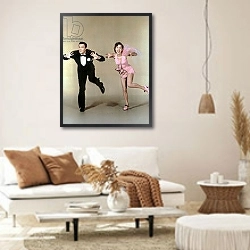 «Gene Kelly And Debbie Reynolds» в интерьере светлой гостиной в стиле ретро