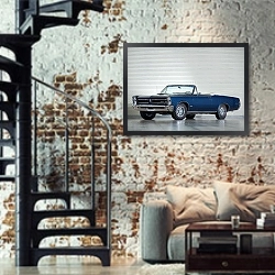 «Pontiac GTO Convertible '1965» в интерьере двухярусной гостиной в стиле лофт с кирпичной стеной