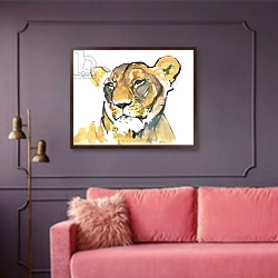 «The Lioness» в интерьере гостиной с розовым диваном