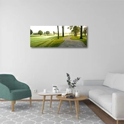 «Панорама с рассветом и полем для гольфа» в интерьере современной гостиной в светлых тонах