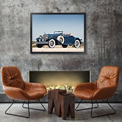 «Packard Deluxe Eight Roadster '1930–31» в интерьере в стиле лофт с бетонной стеной над камином