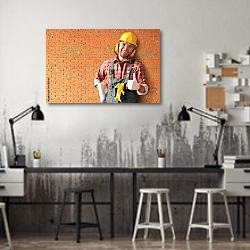 «Строитель в желтом шлеме у кирпичной стены» в интерьере офиса в стиле лофт