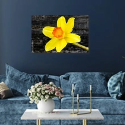 «Нарцисс макро» в интерьере современной гостиной в синем цвете