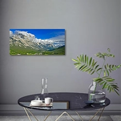 «Доломитовые Альпы в облаках» в интерьере современной гостиной в серых тонах