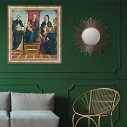 «Дева Мария с младенцем со Святыми 2» в интерьере классической гостиной с зеленой стеной над диваном