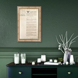 «The United States Constitution, 1787 2» в интерьере прихожей в зеленых тонах над комодом