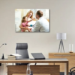 «Мать с ребёнком на приёме у педиатра» в интерьере кабинета директора над столом