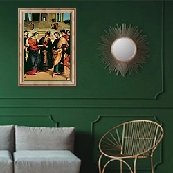 «The Marriage of the Virgin, 1504» в интерьере классической гостиной с зеленой стеной над диваном