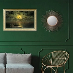 «Лунная ночь на реке. 1870-е» в интерьере классической гостиной с зеленой стеной над диваном