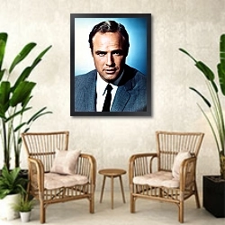 «Brando, Marlon 8» в интерьере комнаты в стиле ретро с плетеными креслами