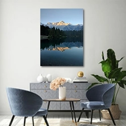 «Горы и лес в отражении озера» в интерьере современной гостиной над комодом