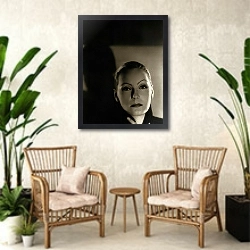 «Garbo, Greta (Mata Hari) 2» в интерьере комнаты в стиле ретро с плетеными креслами