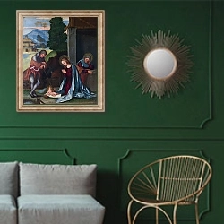 «Рождение» в интерьере классической гостиной с зеленой стеной над диваном