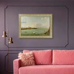 «View of the Thames from South of the River» в интерьере гостиной с розовым диваном
