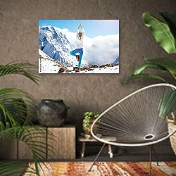 «Йога на горе зимой» в интерьере комнаты в этническом стиле