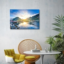 «Рассвет на Лофотенских островах, Норвегия» в интерьере современной гостиной с желтым креслом