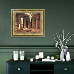 «Храм Изиды на острове Филе. 1882» в интерьере прихожей в зеленых тонах над комодом