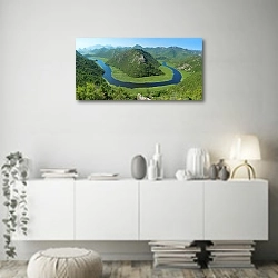 «Черногория. Скадарское озеро» в интерьере стильной минималистичной гостиной в белом цвете