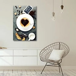 «Чашка кофе с сердцем на пене» в интерьере белой комнаты в скандинавском стиле над комодом