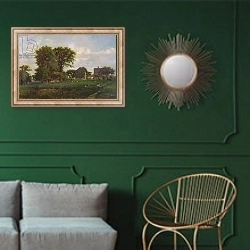 «Massachusetts Landscape, 1865» в интерьере классической гостиной с зеленой стеной над диваном