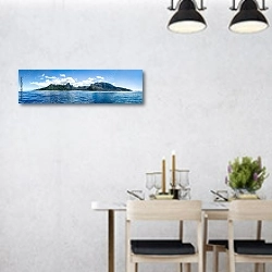 «Остров Муреа в южной части Тихого океана» в интерьере стильной светлой столовой