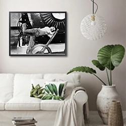«История в черно-белых фото 376» в интерьере светлой гостиной в скандинавском стиле над диваном