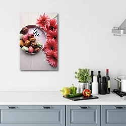 «Цветы и печенье макарон» в интерьере кухни в голубых тонах