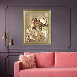 «Автопортрет 48» в интерьере гостиной с розовым диваном