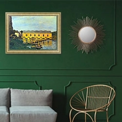 «Насосная станция в Марли» в интерьере классической гостиной с зеленой стеной над диваном