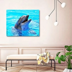 «Портрет дельфина» в интерьере современной прихожей в розовых тонах