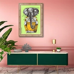 «Слон в вязаном свитере» в интерьере солнечной гостиной с желтым диваном