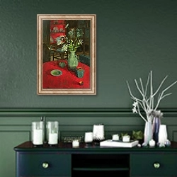 «Red Alcove with Daisies» в интерьере прихожей в зеленых тонах над комодом