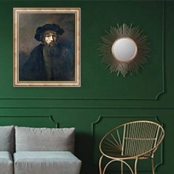 «Бородатый мужчина в шляпе» в интерьере классической гостиной с зеленой стеной над диваном
