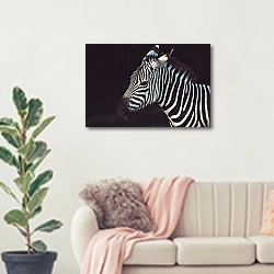 «Голова зебры на темном фоне» в интерьере современной светлой гостиной над диваном
