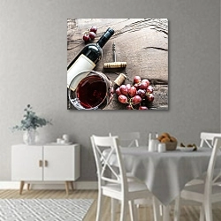 «Винный бокал, бутылка вина и виноград на деревянном фоне» в интерьере современной столовой