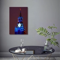 «Москва. Спасская башня» в интерьере современной гостиной в серых тонах