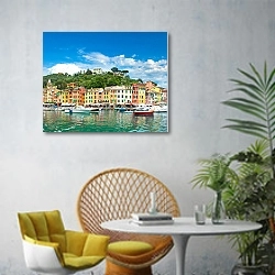 «Италия, Портофино» в интерьере современной гостиной с желтым креслом