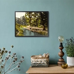 «Великобритания. Город Ньютон-Эббот, река в лесу» в интерьере в стиле ретро с бирюзовыми стенами