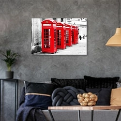 «Англия, Лондон. Пять телефонных будок» в интерьере гостиной в стиле лофт в серых тонах