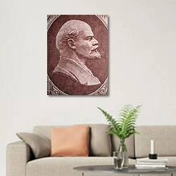 «Портрет Ленина с купюры» в интерьере современной светлой гостиной над диваном