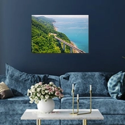 «Россия, Черное море. Мост над рекой Чимит» в интерьере современной гостиной в синем цвете