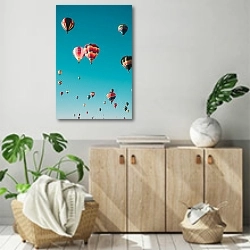 «Воздушные шары в небе 1» в интерьере современной комнаты над комодом