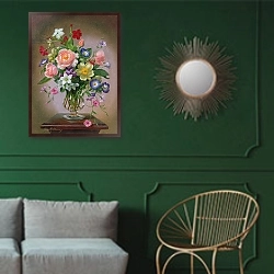 «Roses, Peonies and Freesias in a glass vase» в интерьере классической гостиной с зеленой стеной над диваном