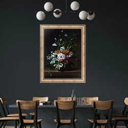 «Цветы в вазе» в интерьере столовой с черными стенами